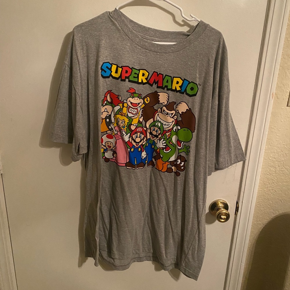 Super Mario Graphic T-Shirt